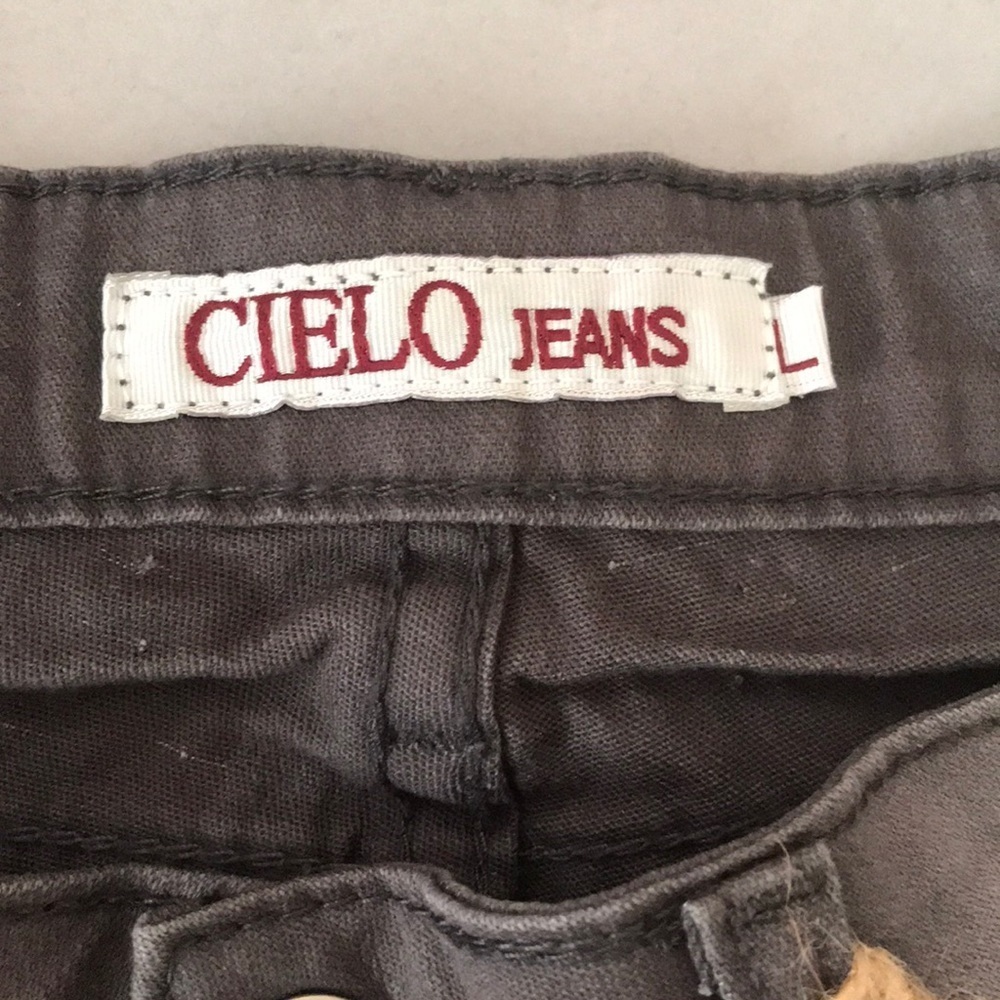 NWT Cielo shorts - Picture 2 of 3